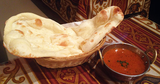 インド・ネパール料理 バー タラ（Tara) カレーとナン