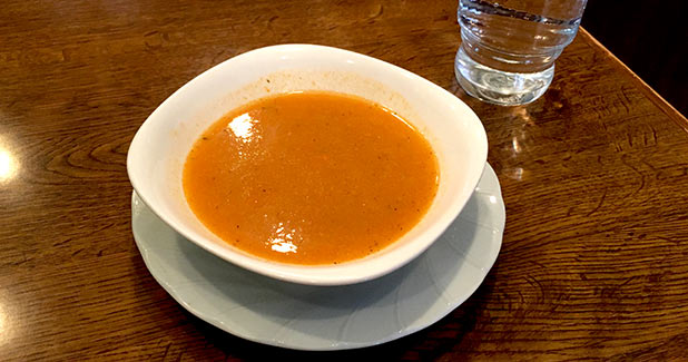 レンズ豆のスープ　ケバブカフェ