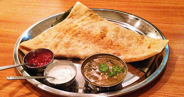 New TAJ 南インド料理 (ニュータージ)　ドーサ　サンバル